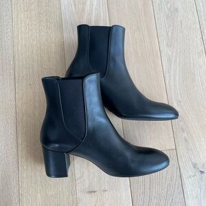 Stuart weitzman Yuliana 60 chelsea ankle boot size 8 wide